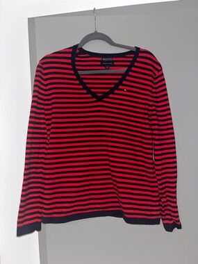 NWOT Tommy Hilfiger Size large Striped V-Neck Sweater